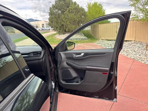 Used 2024 Ford Escape ST-Line AWD/4WD image 29
