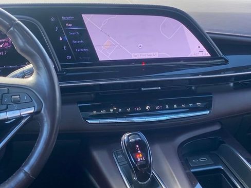 Used 2022 Cadillac Escalade Premium Luxury Platinum image 9