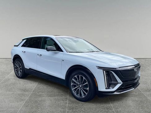 New 2026 Cadillac Lyriq Sport image 7