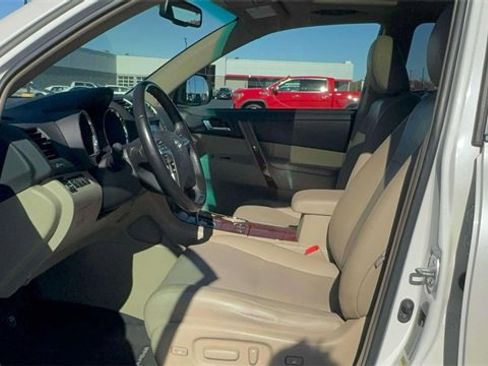 Used 2012 Toyota Highlander Limited image 16