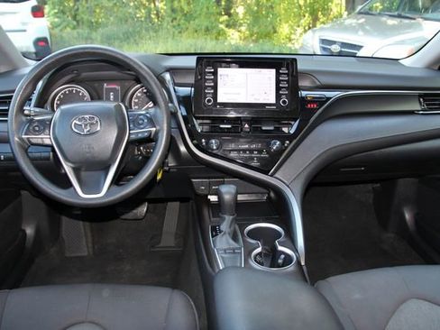 Used 2024 Toyota Camry LE image 28