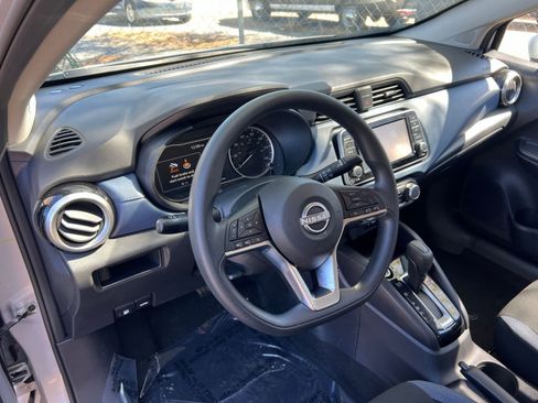 Used 2025 Nissan Versa SV image 31