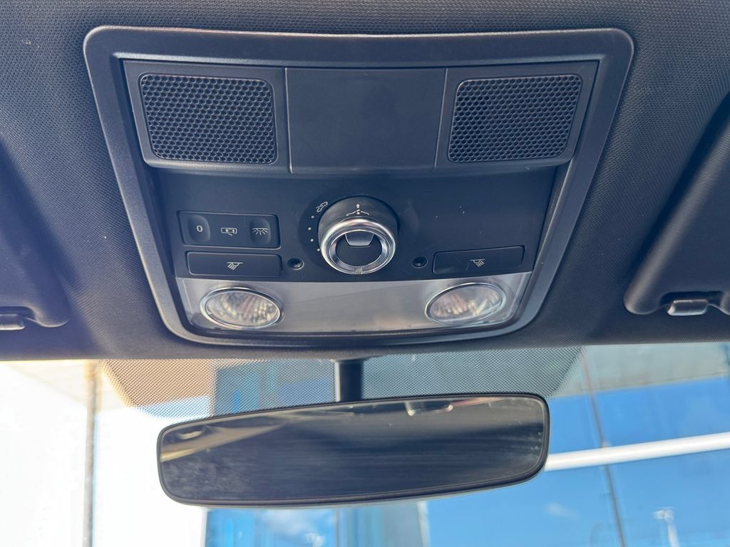 Used 2018 Volkswagen Beetle 2.0T Dune FWD image 26