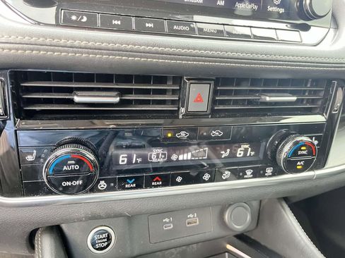 Used 2021 Nissan Rogue Platinum image 21