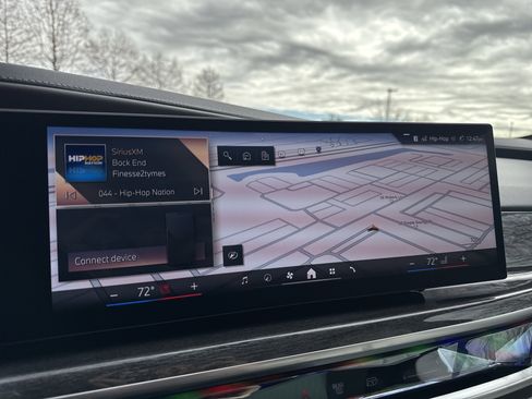 New 2026 BMW 750e xDrive image 13