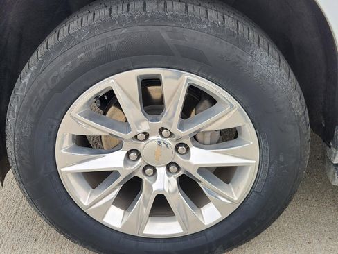 Used 2024 Chevrolet Suburban Premier AWD/4WD image 58