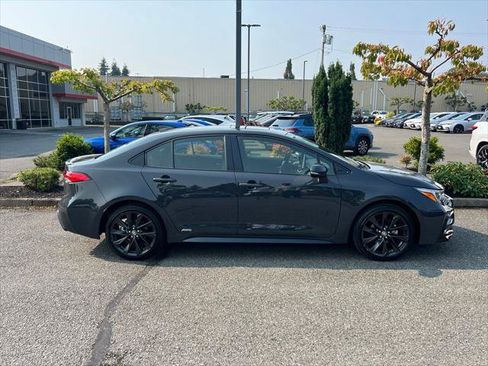 Certified 2025 Toyota Corolla SE w/ SE Premium Package AWD/4WD image 6
