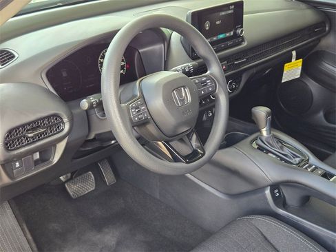 Used 2025 Honda HR-V LX image 10