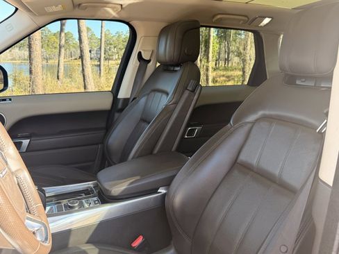 Used 2018 Land Rover Range Rover Sport HSE image 16