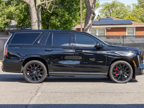Used 2026 Cadillac Escalade V AWD/4WD image 21