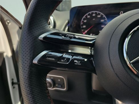 Certified 2024 Mercedes-Benz GLB 250 image 25