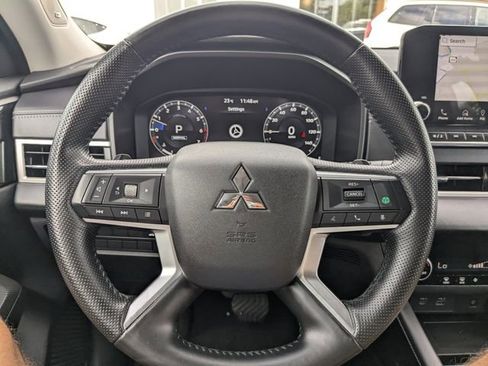 Used 2024 Mitsubishi Outlander SE image 37