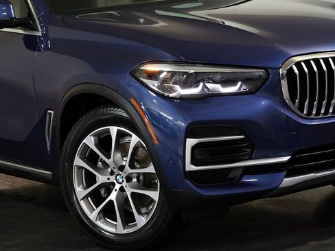 Used 2022 BMW X5 xDrive40i w/ Premium Package AWD/4WD image 9
