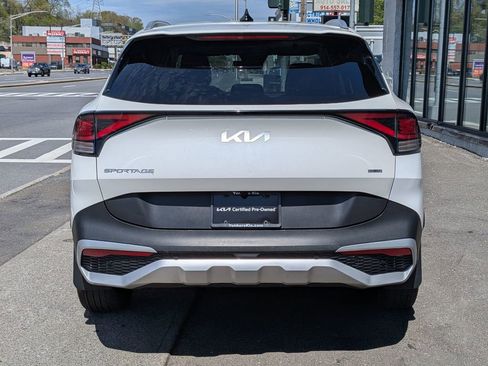 Certified 2024 Kia Sportage EX image 7