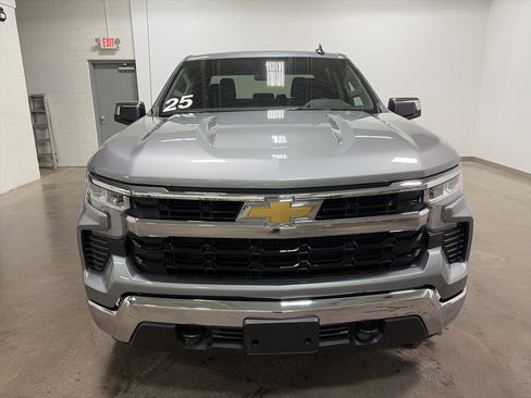 Used 2025 Chevrolet Silverado 1500 LT image 7