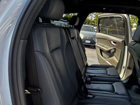 Used 2021 Audi Q7 2.0T Premium Plus w/ Executive Package AWD/4WD image 16