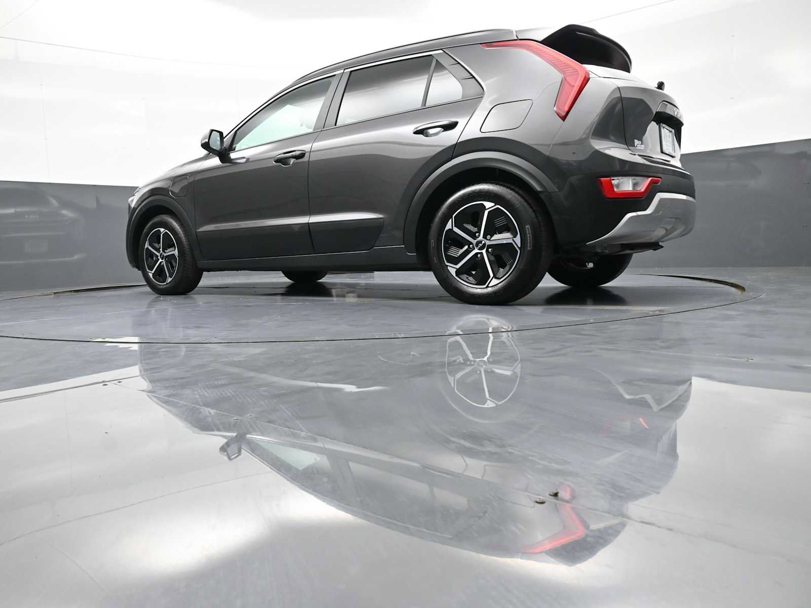 Certified 2025 Kia Niro EX w/ EX Cold Weather Package FWD image 30