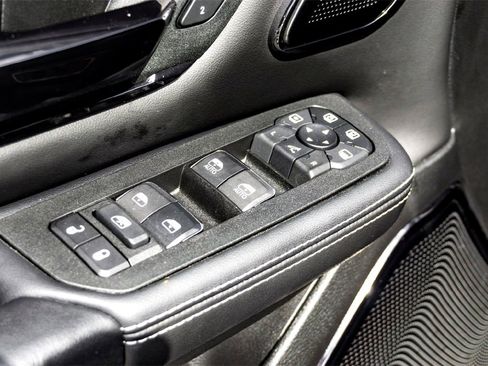 Used 2025 RAM 1500 Limited w/ Trailer Tow Group image 11