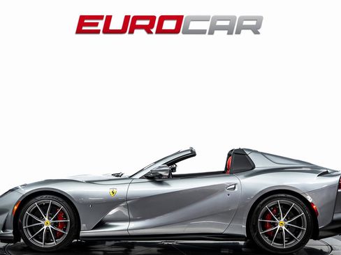 Used 2022 Ferrari 812 GTS image 2