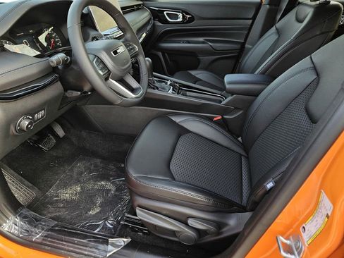New 2026 Jeep Compass Latitude image 15