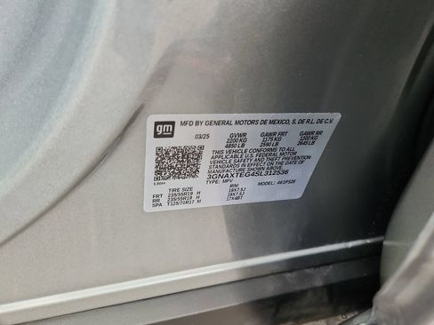 Used 2025 Chevrolet Equinox RS AWD/4WD image 19