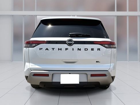 New 2025 Nissan Pathfinder SL w/ Black Appearance Package image 4