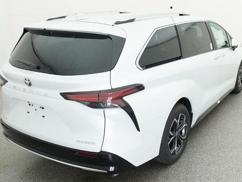 New 2026 Toyota Sienna Platinum AWD/4WD image 16