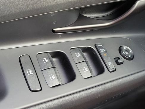 New 2026 Hyundai Elantra SEL Sport FWD image 15