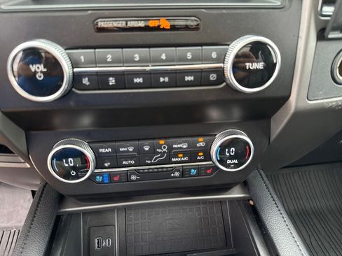 Used 2021 Ford Expedition XLT RWD image 25