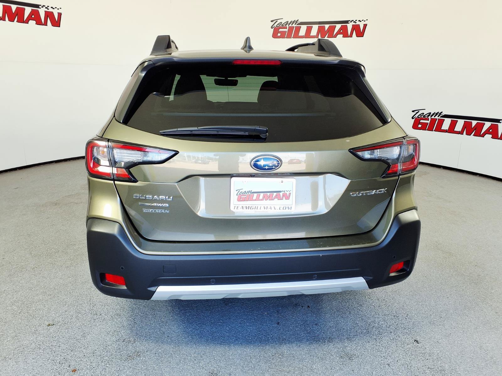 Used 2025 Subaru Outback Limited AWD/4WD image 5