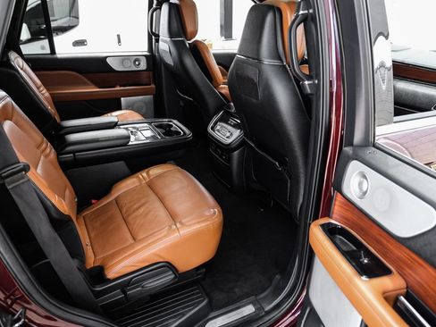 Used 2020 Lincoln Navigator Reserve w/ Luxury Package RWD image 43