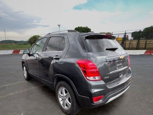 Used 2018 Chevrolet Trax LT w/ LT Convenience Package FWD image 4
