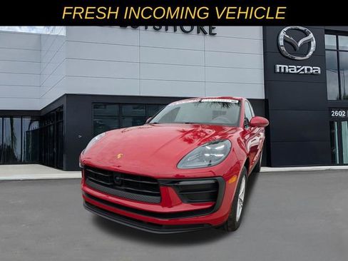 Used 2024 Porsche Macan image 6