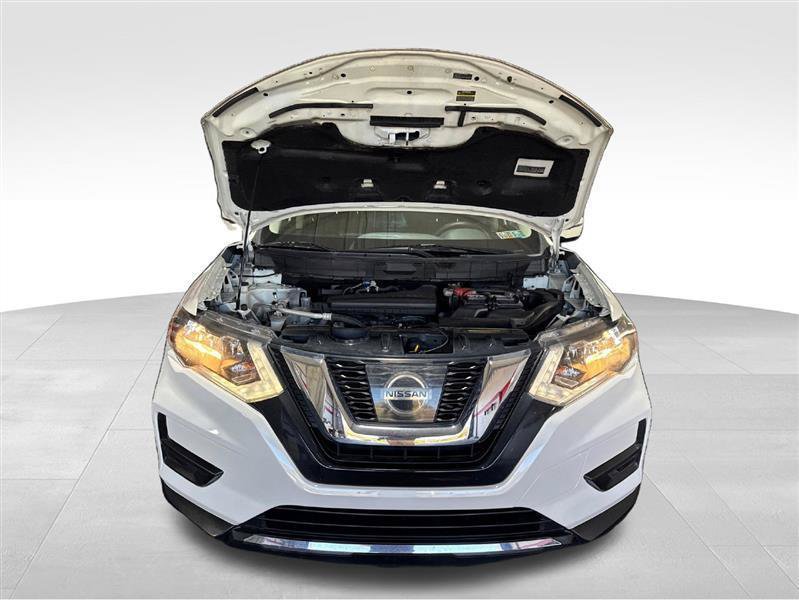 Used 2017 Nissan Rogue SV w/ SV Premium Package AWD/4WD image 11