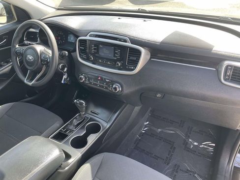 Used 2016 Kia Sorento FWD image 25