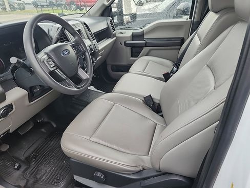 Used 2022 Ford F250 XL w/ Power Equipment Group image 4