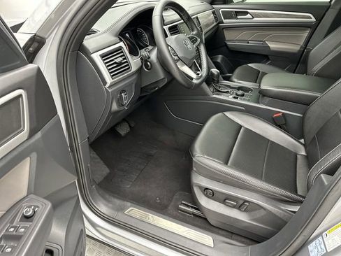 Used 2021 Volkswagen Atlas Cross Sport SE image 11