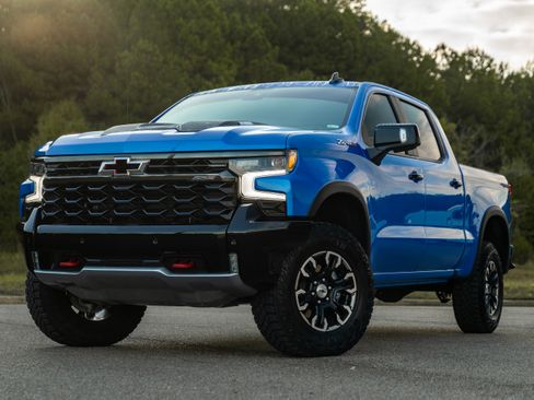 Used 2025 Chevrolet Silverado 1500 ZR2 AWD/4WD image 4