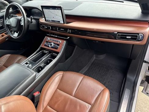 Used 2022 Lincoln Aviator Grand Touring w/ Equipment Group 301A AWD/4WD image 19