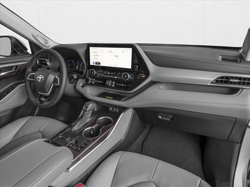New 2025 Toyota Highlander Platinum image 11