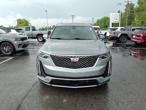 Used 2023 Cadillac XT6 Premium Luxury w/ Technology Package AWD/4WD image 3