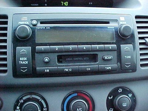 Used 2002 Toyota Camry LE w/ Pkg 2 FWD image 23