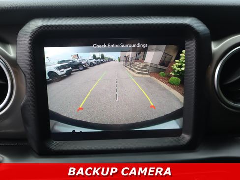 Used 2020 Jeep Wrangler Unlimited Sahara AWD/4WD image 19