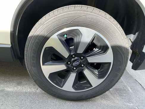 Used 2017 Subaru Forester 2.5i Premium w/ All-Weather Package image 5