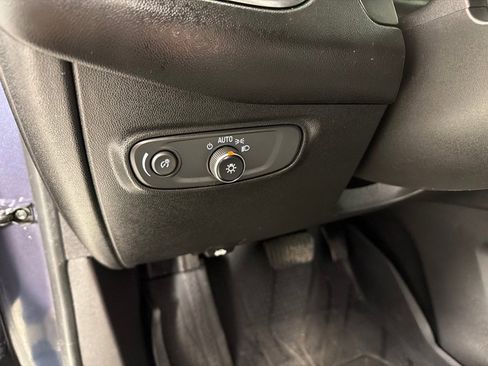 Used 2018 Chevrolet Equinox LS image 14