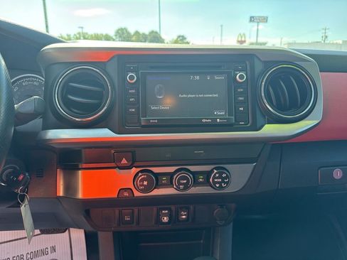 Used 2019 Toyota Tacoma SR5 image 18