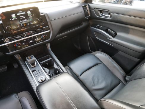 Certified 2022 Nissan Pathfinder SL image 11