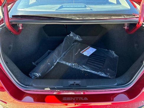 New 2025 Nissan Sentra SR image 6