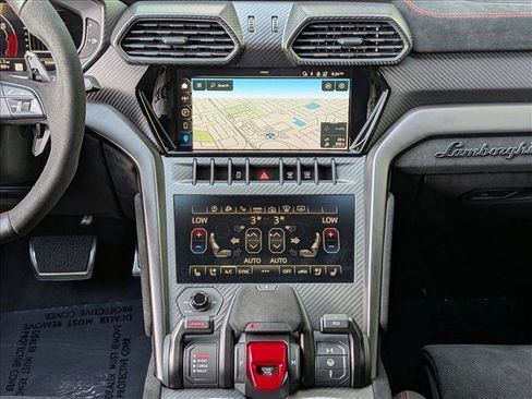 Used 2023 Lamborghini Urus Performante AWD/4WD image 16
