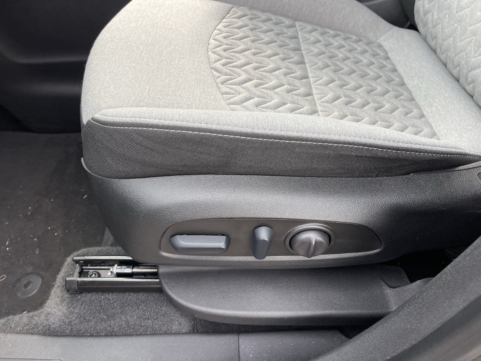 Used 2024 Chevrolet Equinox LT FWD image 21
